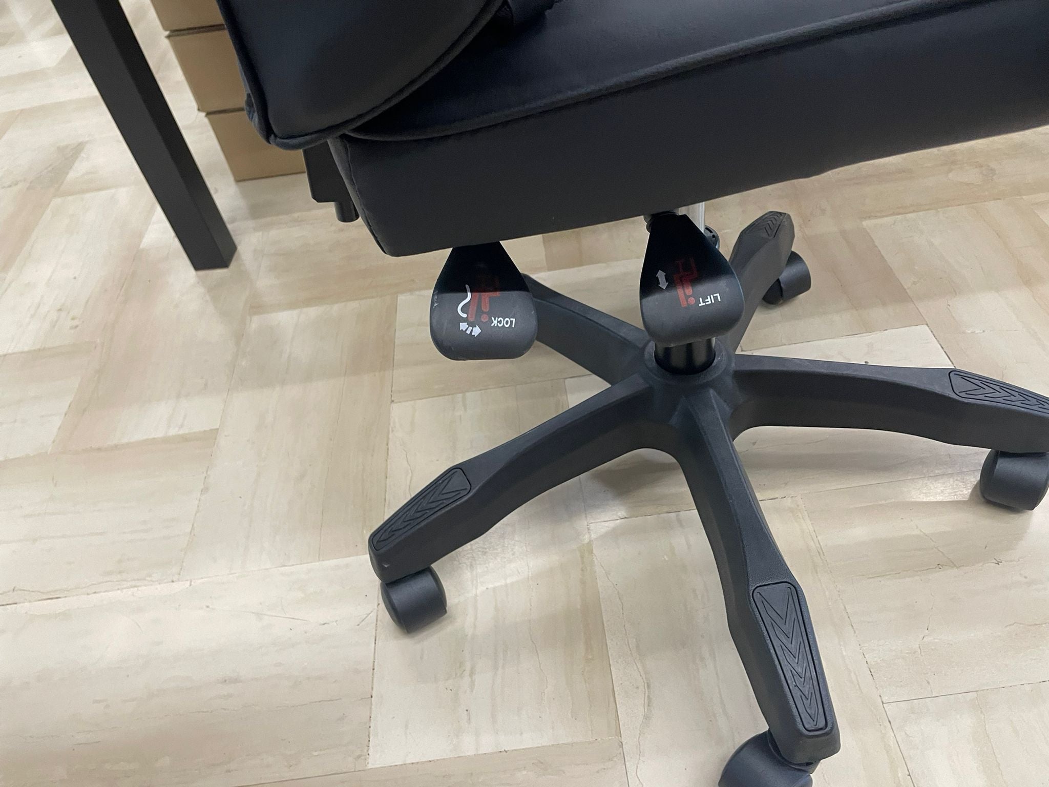 Sedia da Gaming Ergonomica Regolabile | Comfort e Prestazioni per Gamer e Lavoratori